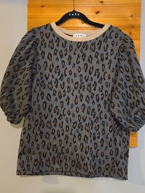 THML Gray Brown Leopard Print Knit Puff Sleeve Top Tan Trim Women's Medium